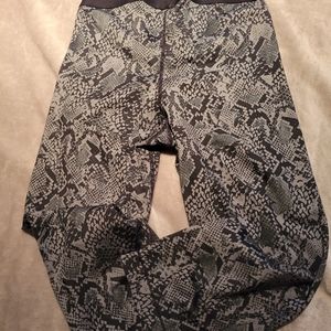 Nike Pro running Capri tights